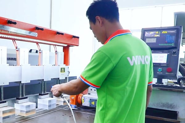 Smooth Edge Polishing For Acrylic Products