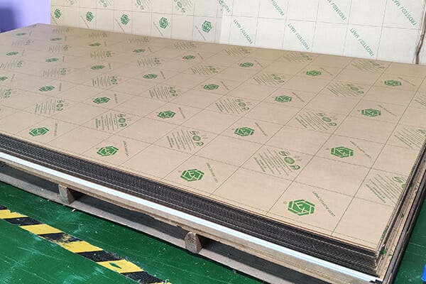 high-quality acrylic sheets for bulk custom acrylic photo frames production