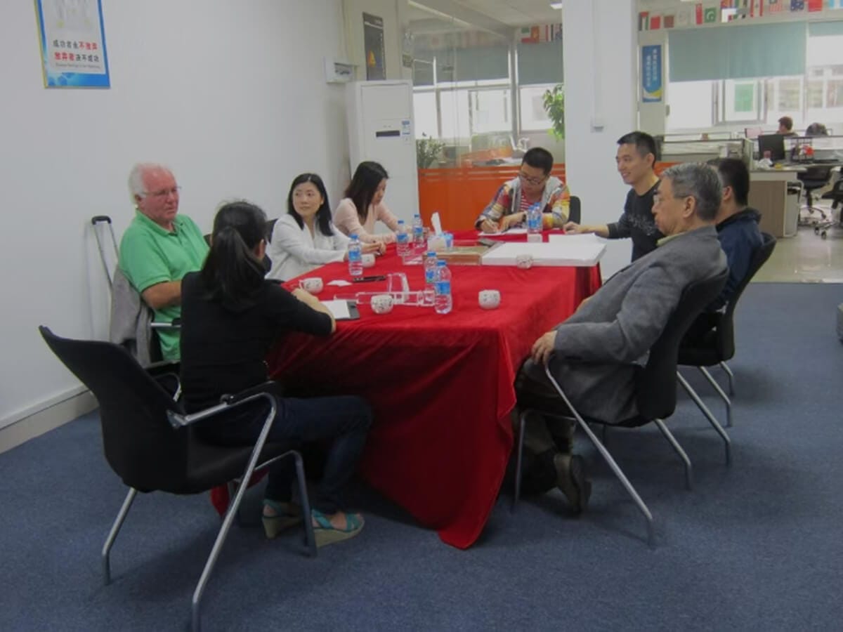 OEM acrylic project discussion with manufacturing and client coordination