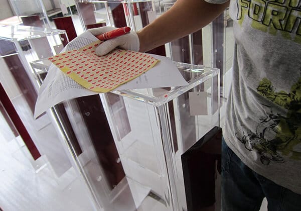 Identification and segregation of non-conforming acrylic products at ACRYLIC2GO